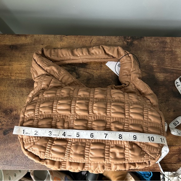 JASON WU Fay Bubbled Small Baguette Top Handle Handbag in Vegan Leather - Picture 5 of 9